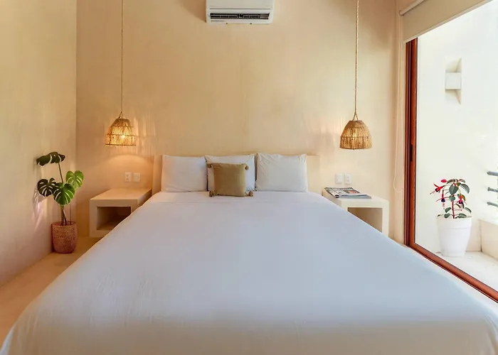 Ahal Luxe 3br Penthouse Haven With Private Rooftop Pool & Plunge Pool Holiday home