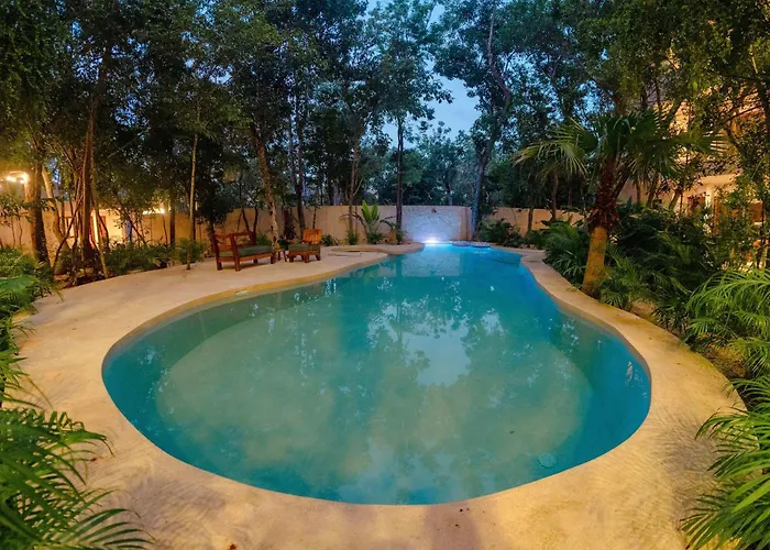 Ahal Luxe 3br Penthouse Haven With Private Rooftop Pool & Plunge Pool Holiday home